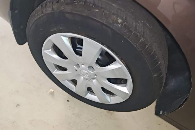Used Peugeot 301 2014 1.6L Automatic Comfort Edition Right Rear Wheel Hub