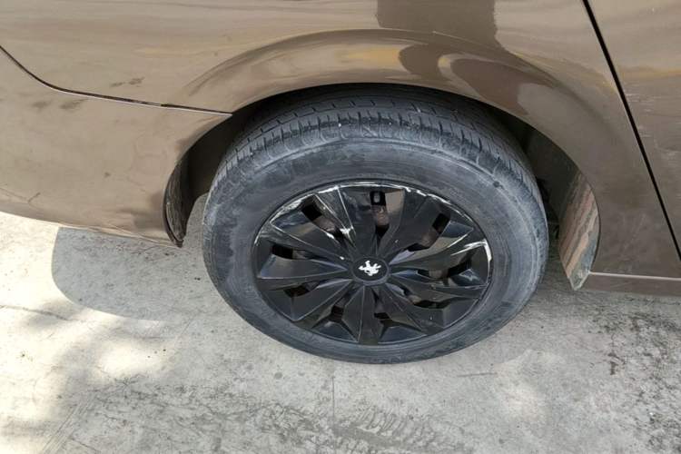 Used Peugeot 301 2014 1.6L Automatic Comfort Edition Right Rear Wheel Hub