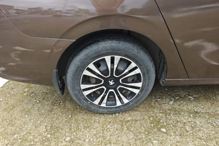 Used Peugeot 301 2014 1.6L Automatic Comfort Edition Right Rear Wheel Hub