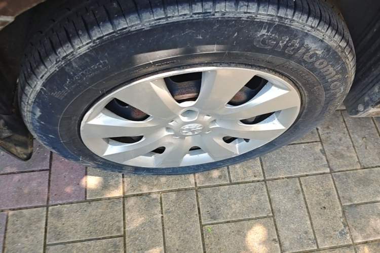 Used Peugeot 301 2014 1.6L Manual Comfort Edition Right Rear Wheel Hub