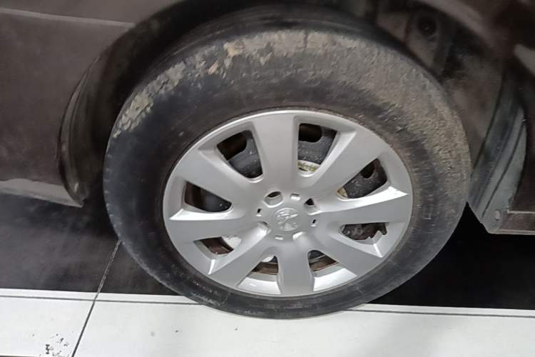 Used Peugeot 301 2014 1.6L Manual Comfort Edition Right Rear Wheel Hub