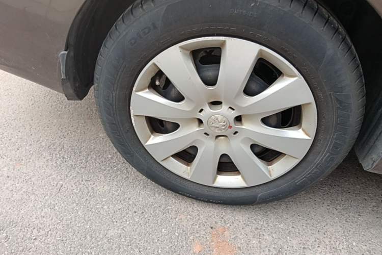 Used Peugeot 301 2014 1.6L Manual Comfort Edition Right Rear Wheel Hub