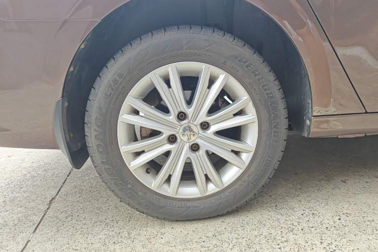 Used Peugeot 301 2014 1.6L Manual Comfort Edition Right Rear Wheel Hub