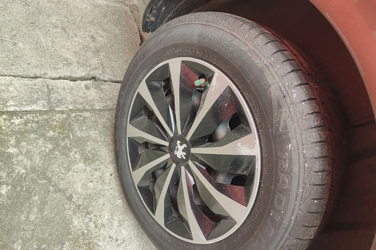 Used Peugeot 301 2014 1.6L Automatic Comfort Edition Right Rear Wheel Hub
