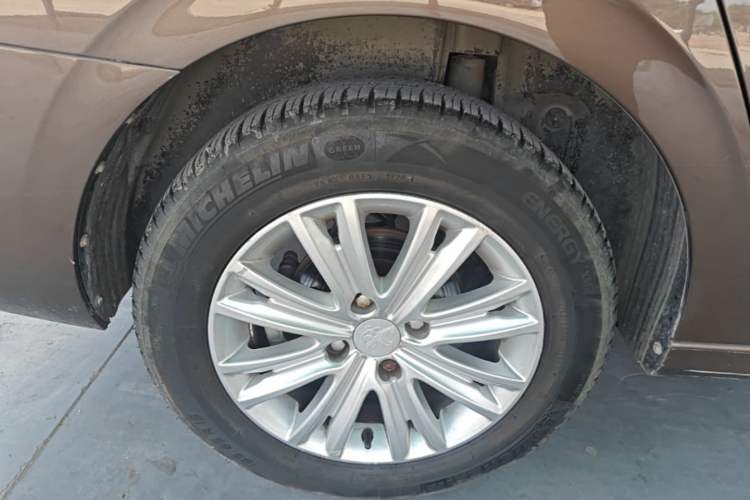 Used Peugeot 301 2014 1.6L Automatic Comfort Edition Right Rear Wheel Hub