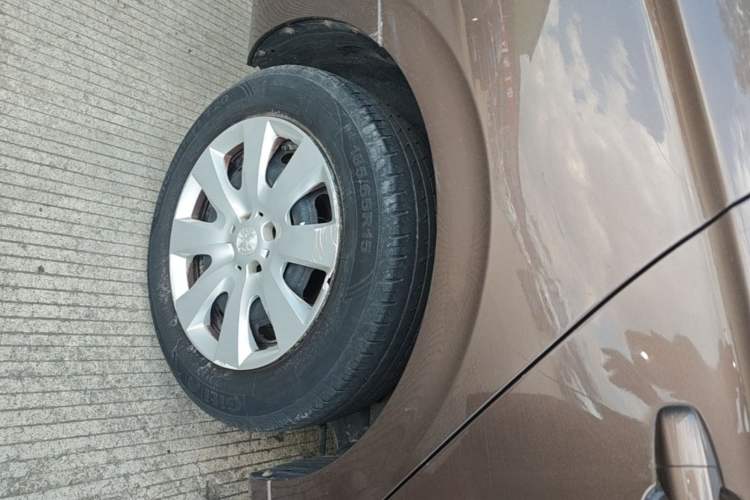 Used Peugeot 301 2014 1.6L Manual Comfort Edition Right Rear Wheel Hub