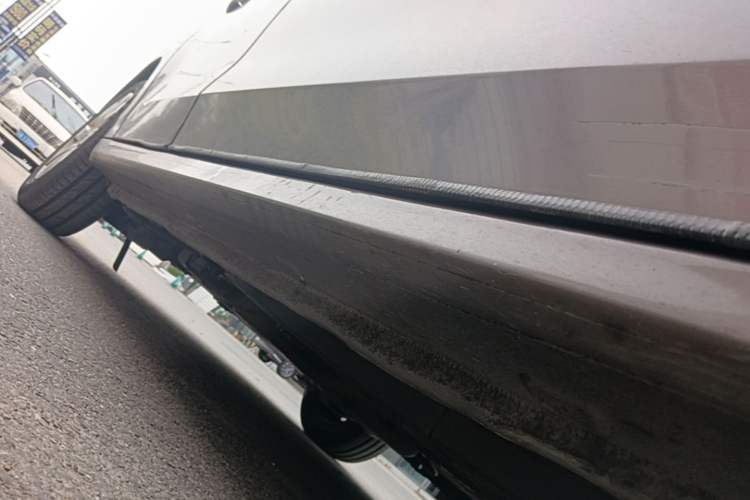Used Peugeot 301 2014 1.6L Manual Comfort Edition Right Side Sill