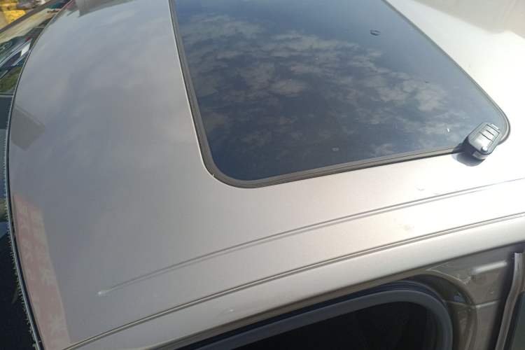 Used Peugeot 301 2014 1.6L Automatic Luxury Edition Roof