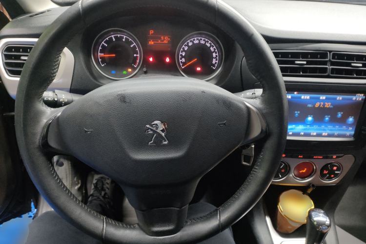 Used Peugeot 301 2014 1.6L Automatic Luxury Edition Steering Wheel