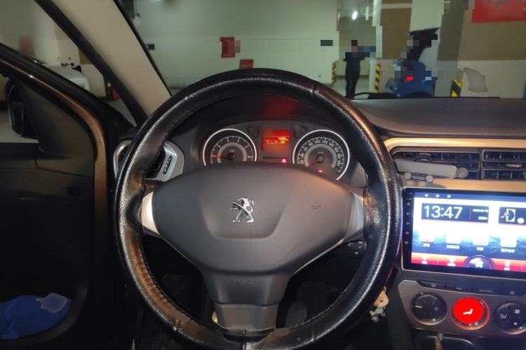 Used Peugeot 301 2014 1.6L Automatic Luxury Edition Steering Wheel