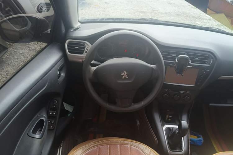 Used Peugeot 301 2014 1.6L Manual Comfort Edition Steering Wheel