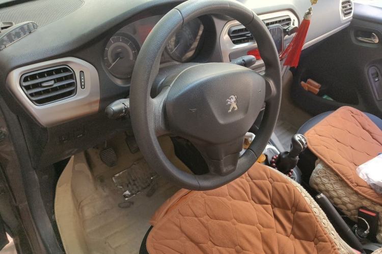 Used Peugeot 301 2014 1.6L Manual Comfort Edition Steering Wheel