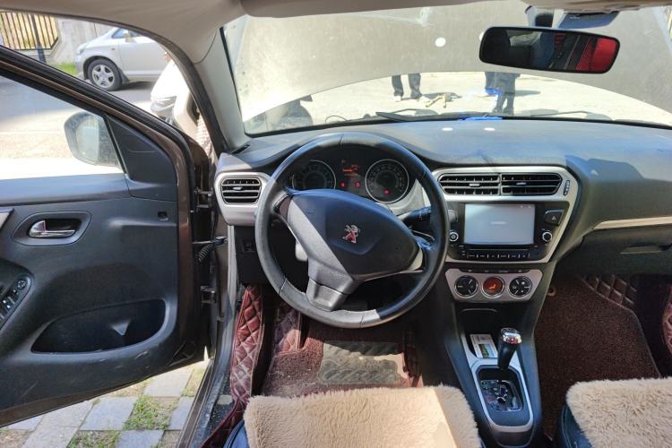 Used Peugeot 301 2014 1.6L Automatic Luxury Edition Steering Wheel