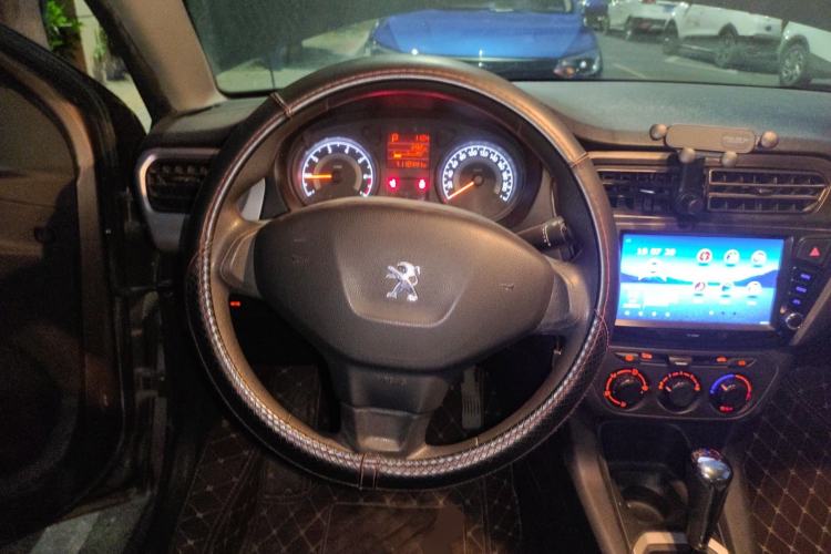 Used Peugeot 301 2014 1.6L Automatic Comfort Edition Steering Wheel