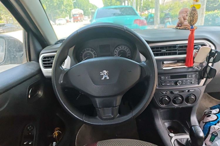 Used Peugeot 301 2014 1.6L Manual Comfort Edition Steering Wheel
