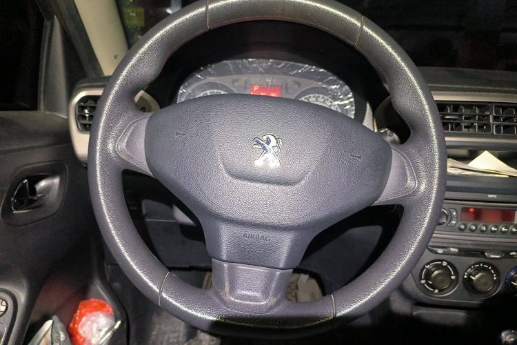 Used Peugeot 301 2014 1.6L Automatic Comfort Edition Steering Wheel
