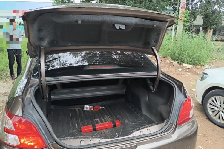Used Peugeot 301 2014 1.6L Manual Comfort Edition Trunk