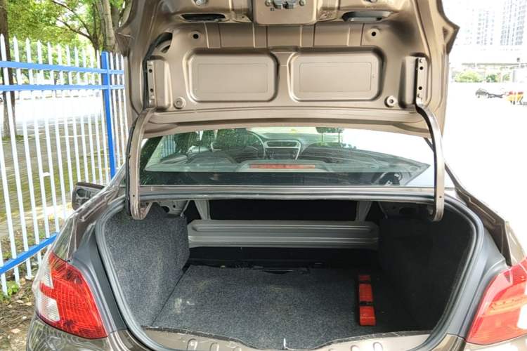 Used Peugeot 301 2014 1.6L Automatic Comfort Edition Trunk