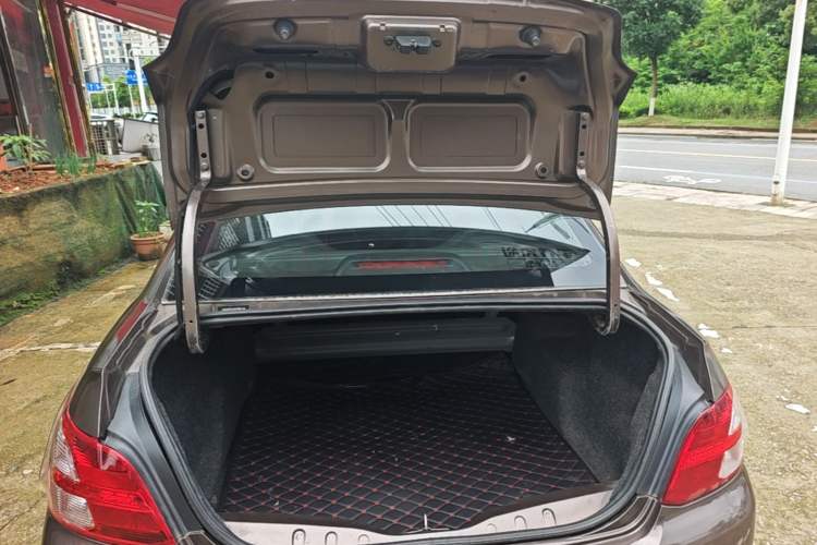 Used Peugeot 301 2014 1.6L Automatic Comfort Edition Trunk