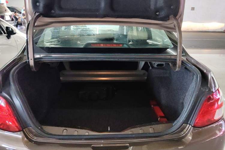 Used Peugeot 301 2014 1.6L Automatic Comfort Edition Trunk
