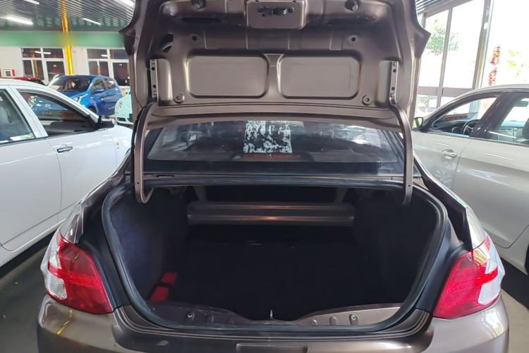 Used Peugeot 301 2014 1.6L Manual Comfort Edition Trunk