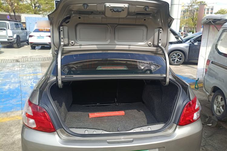Used Peugeot 301 2014 1.6L Automatic Luxury Edition Trunk