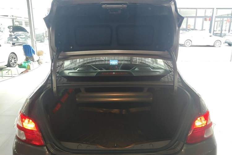 Used Peugeot 301 2014 1.6L Manual Comfort Edition Trunk