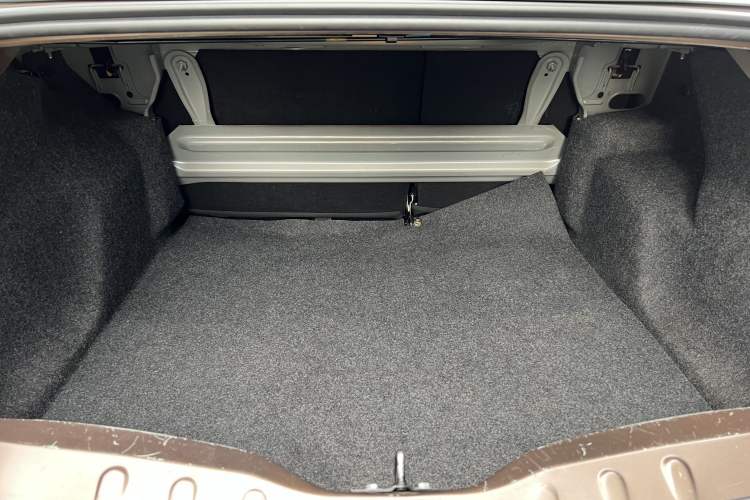 Used Peugeot 301 2014 1.6L Automatic Comfort Edition Trunk