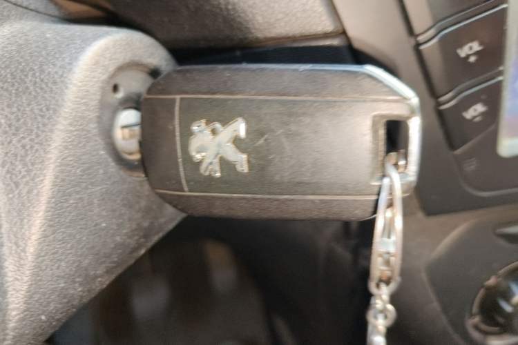 Used Peugeot 301 2014 1.6L Manual Comfort Edition Vehicle Key