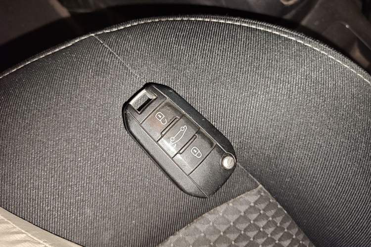 Used Peugeot 301 2014 1.6L Manual Luxury Edition Vehicle Key