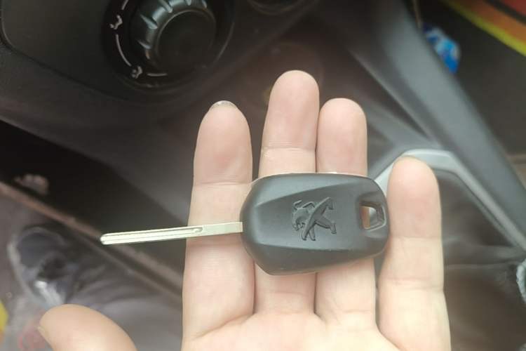 Used Peugeot 301 2014 1.6L Manual Comfort Edition Vehicle Key