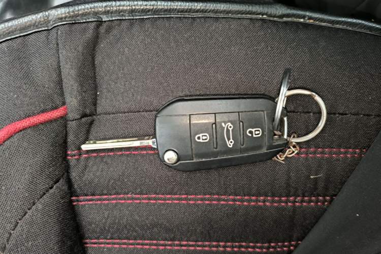 Used Peugeot 301 2014 1.6L Manual Comfort Edition Vehicle Key