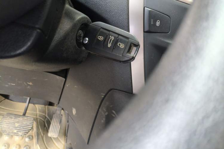 Used Peugeot 301 2014 1.6L Automatic Comfort Edition Vehicle Key