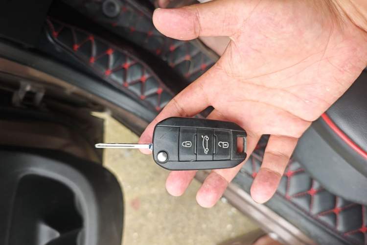 Used Peugeot 301 2014 1.6L Automatic Comfort Edition Vehicle Key