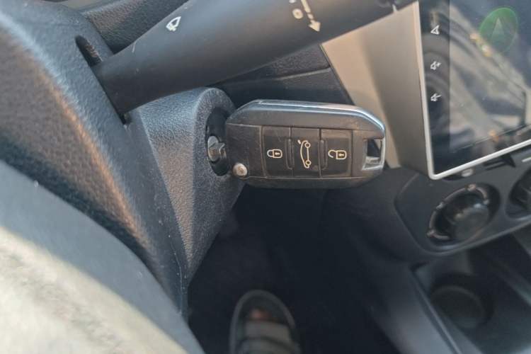 Used Peugeot 301 2014 1.6L Manual Comfort Edition Vehicle Key