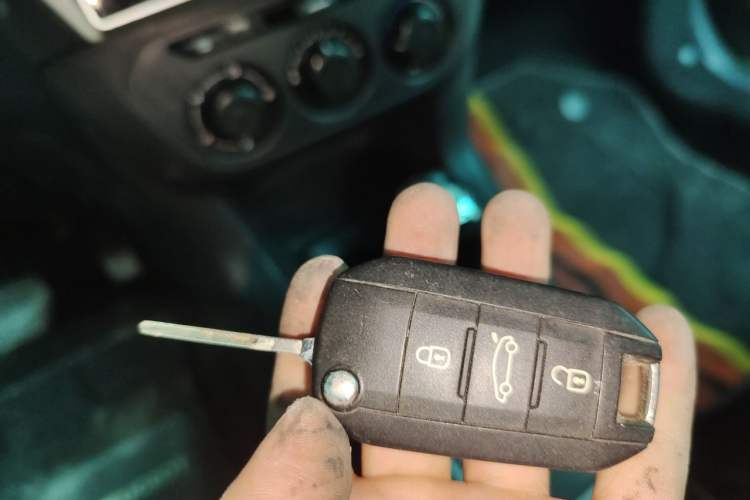 Used Peugeot 301 2014 1.6L Automatic Comfort Edition Vehicle Key