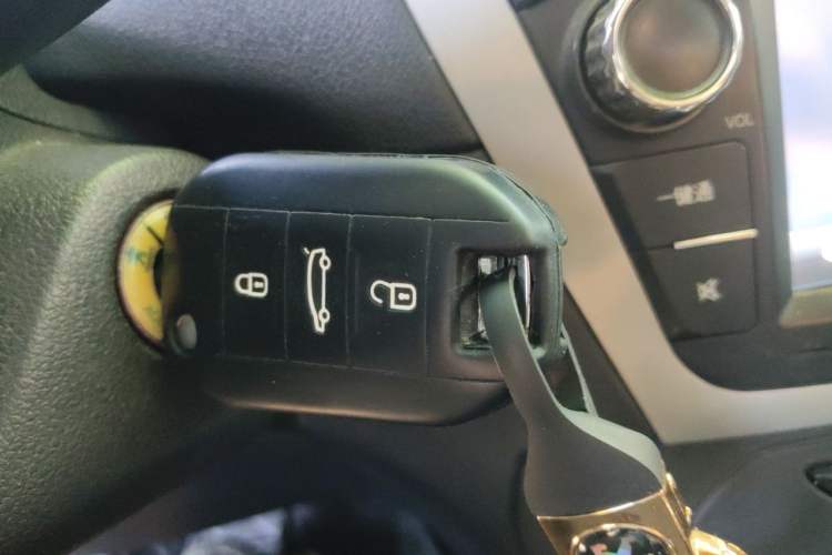 Used Peugeot 301 2014 1.6L Automatic Comfort Edition Vehicle Key