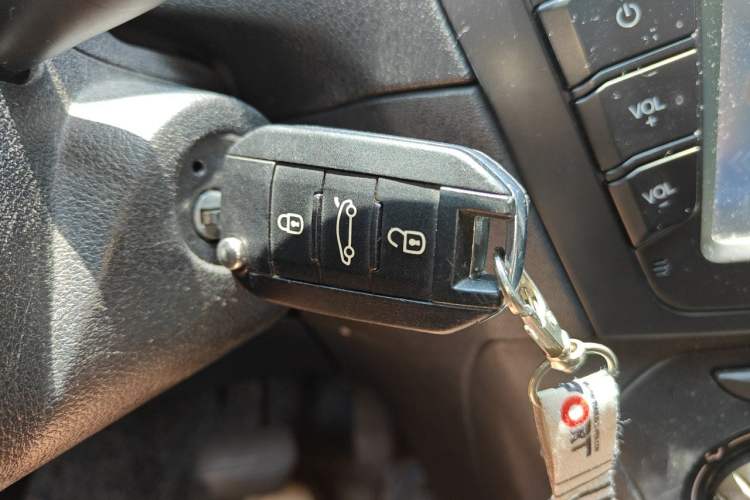 Used Peugeot 301 2014 1.6L Automatic Comfort Edition Vehicle Key