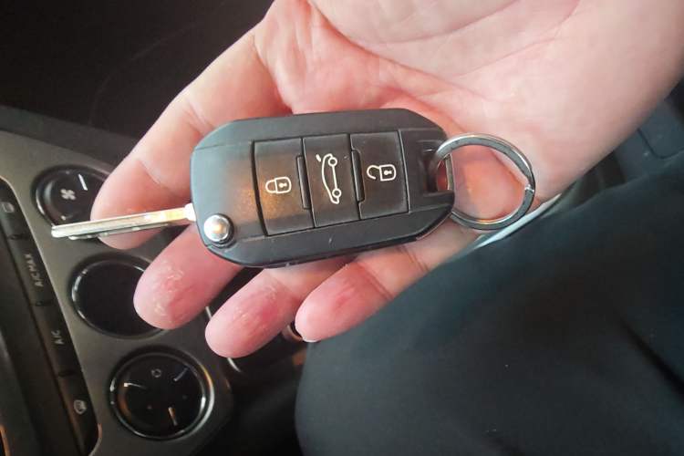 Used Peugeot 301 2014 1.6L Automatic Luxury Edition Vehicle Key