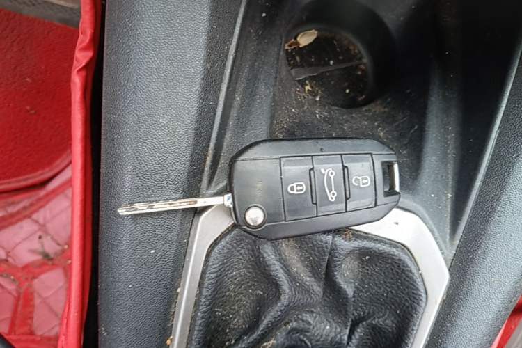 Used Peugeot 301 2014 1.6L Manual Comfort Edition Vehicle Key