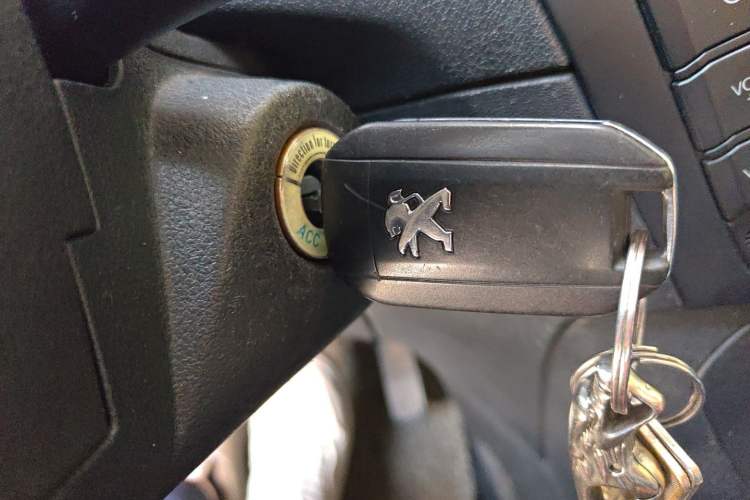 Used Peugeot 301 2014 1.6L Manual Comfort Edition Vehicle Key