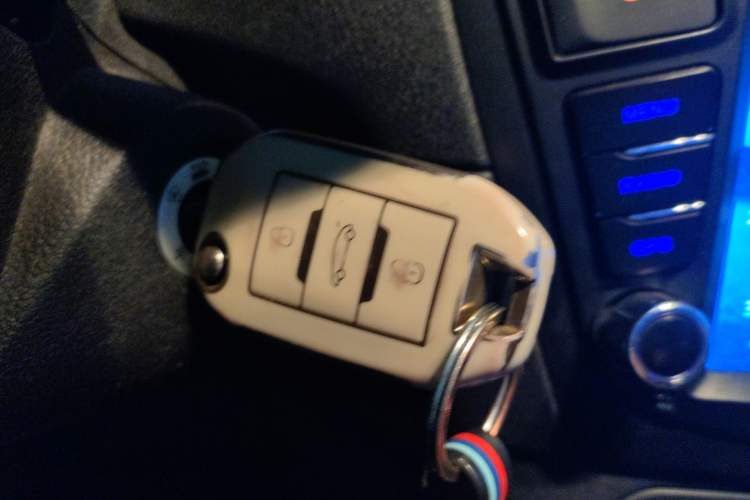 Used Peugeot 301 2014 1.6L Automatic Comfort Edition Vehicle Key