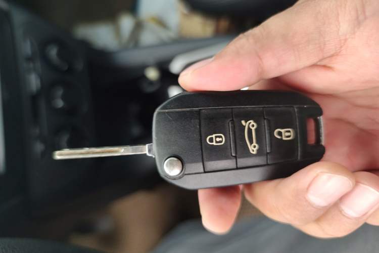 Used Peugeot 301 2014 1.6L Automatic Comfort Edition Vehicle Key