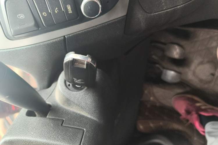 Used Peugeot 301 2014 1.6L Manual Comfort Edition Vehicle Key