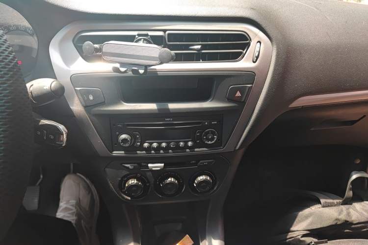 Used Peugeot 301 2014 1.6L Manual Comfort Edition Audio And AC Panel