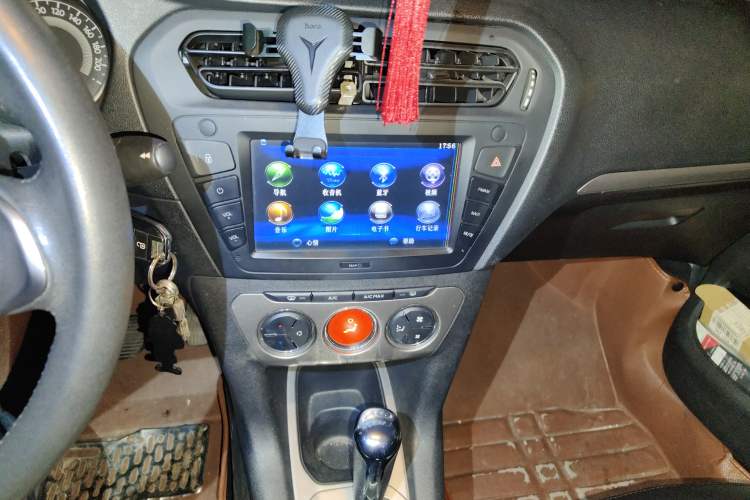 Used Peugeot 301 2014 1.6L Automatic Luxury Edition Audio And AC Panel
