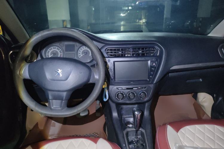 Used Peugeot 301 2014 1.6L Automatic Comfort Edition Center Console