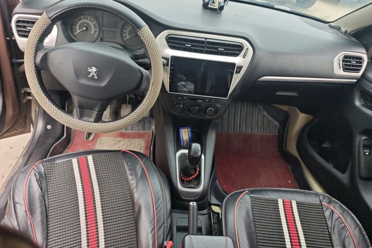 Used Peugeot 301 2014 1.6L Manual Comfort Edition Center Console