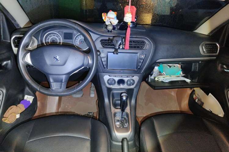 Used Peugeot 301 2014 1.6L Automatic Luxury Edition Center Console