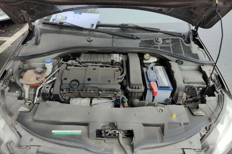 Used Peugeot 301 2014 1.6L Manual Comfort Edition Engine Bay